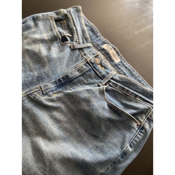 LEVI’S Signature Gold Mid-Rise Capri Jeans sz 8 - Picture 2 of 9